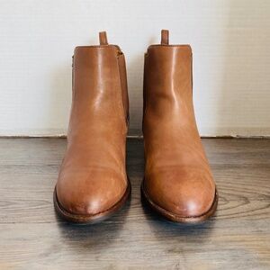 Thursday Boot Company, Women Duchess Chelsea Handmade Leather Boots, 10 .